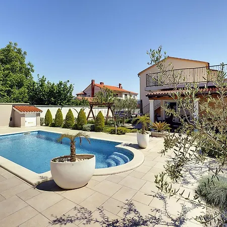 Ferienhaus In With Private Pool *