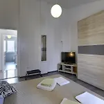 Σπίτι διακοπών In With Private Pool